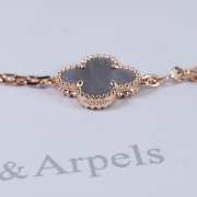Uubags Van Cleef & Arpels Black and Gold Clover Bracelet - 5