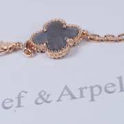 Uubags Van Cleef & Arpels Black and Gold Clover Bracelet - 4