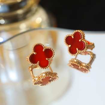 Uubags Van Cleef & Arpels Vintage Alhambra earrings 18K yellow gold, Carnelian