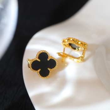 Uubags Van Cleef & Arpels Vintage Alhambra Earrings Yellow Gold & Onyx