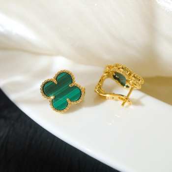 Uubags Van Cleef & Arpels Vintage Alhambra earrings 18K yellow gold, Malachite