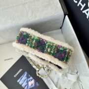 Uubags Chanel Small Flap Bag Tweed, Shearling Lambskin & Gold-Tone Metal In Green, Purple, Ecru & Brown 20cm - 2