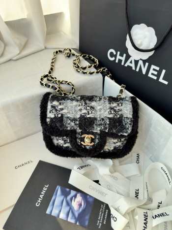 Uubags Chanel Small Flap Bag Tweed, Shearling Lambskin & Gold-Tone Metal In Black & Grey 20cm