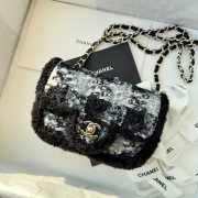 Uubags Chanel Small Flap Bag Tweed, Shearling Lambskin & Gold-Tone Metal In Black & Grey 20cm - 4