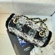 Uubags Chanel Small Flap Bag Tweed, Shearling Lambskin & Gold-Tone Metal In Black & Grey 20cm - 5