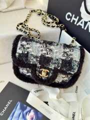 Uubags Chanel Small Flap Bag Tweed, Shearling Lambskin & Gold-Tone Metal In Black & Grey 20cm - 6
