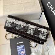 Uubags Chanel Medium Flap Bag Tweed, Shearling Lambskin & Gold-Tone Metal In Black & Grey 25cm - 3