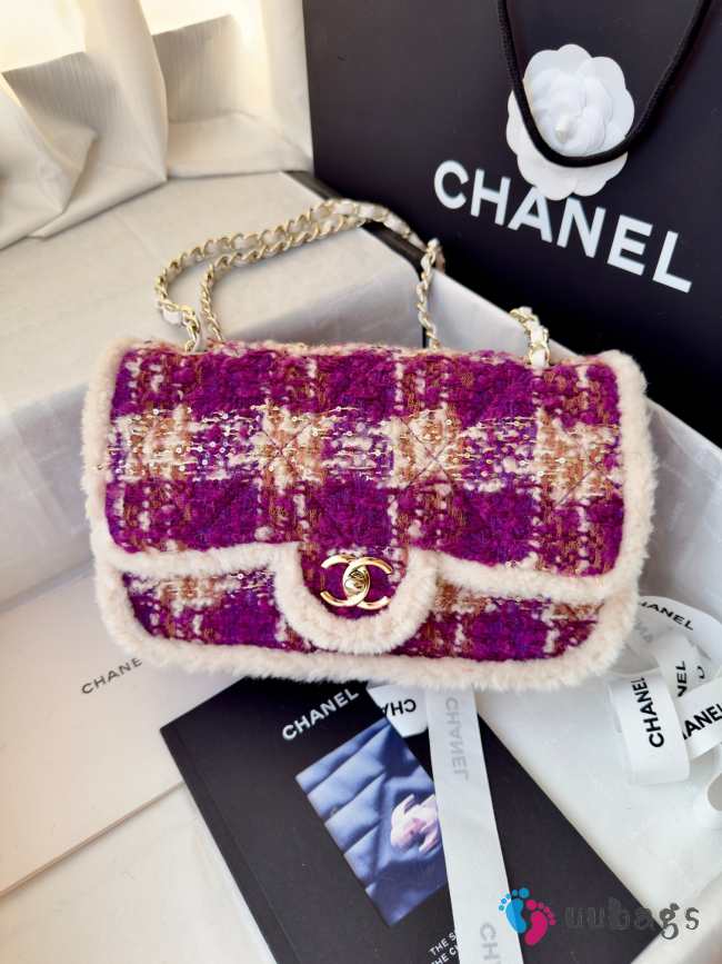 Chanel Medium Flap Bag Tweed, Sheepskin & Gold-tone Metal In Fuchsia, Pink, Beige & Brown 25cm - 1