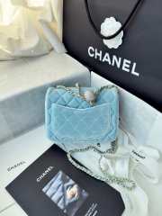 Uubags Chanel mini flap bag, velvet, diamanté & gold-tone metal, light blue 18cm - 5