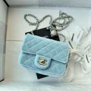 Uubags Chanel mini flap bag, velvet, diamanté & gold-tone metal, light blue 18cm - 3
