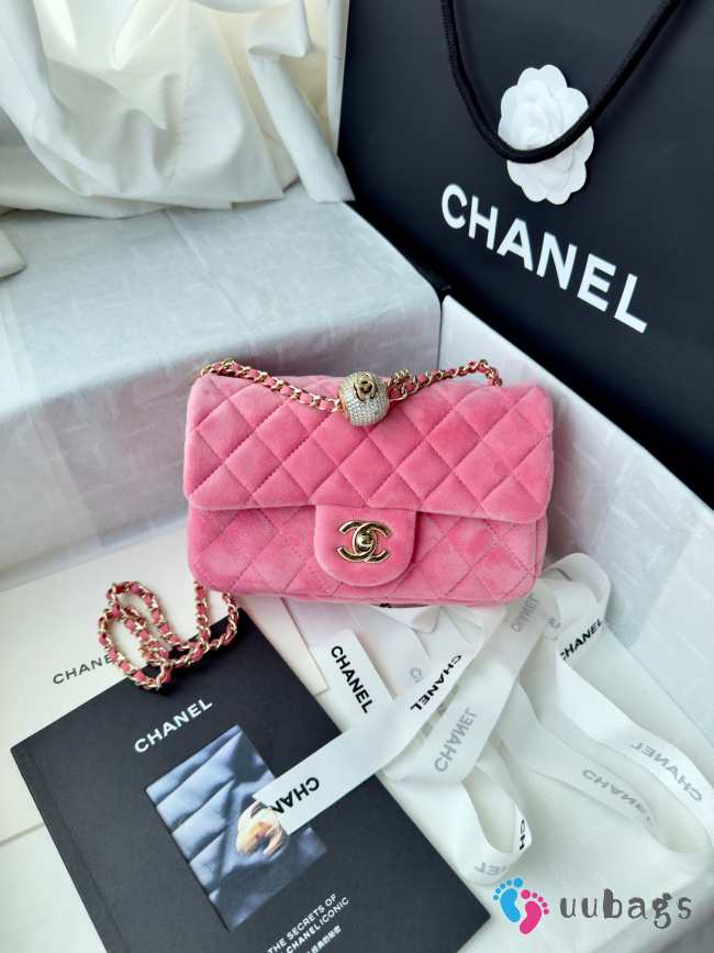 Uubags Chanel mini flap bag, velvet, diamanté & gold-tone metal, pink 20cm - 1