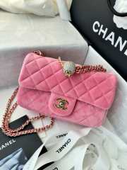 Uubags Chanel mini flap bag, velvet, diamanté & gold-tone metal, pink 20cm - 3