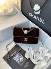 Uubags Chanel mini flap bag, velvet, diamanté & gold-tone metal, dark brown 20cm - 1