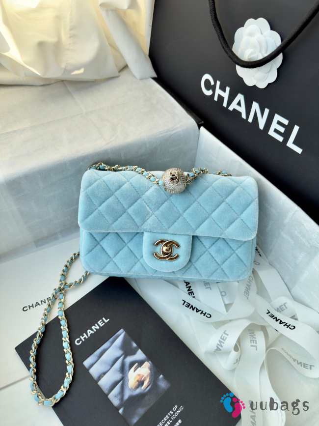 Uubags Chanel mini flap bag, velvet, diamanté & gold-tone metal, light blue 20cm - 1