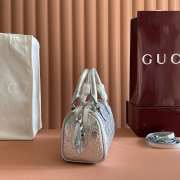 Uubags Gucci GG Emblem small boston bag in metallic silver patent GG leather 20.5x14x11.5cm - 5
