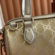 Uubags Gucci GG Emblem small boston bag in light beige and metallic silver laminated-effect GG Monogram coated fabric 20.5x14x11.5cm - 5