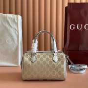 Uubags Gucci GG Emblem small boston bag in light beige and metallic silver laminated-effect GG Monogram coated fabric 20.5x14x11.5cm - 4