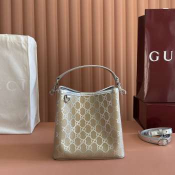 Uubags Gucci GG Emblem small bucket bag in silver GG fabric 19x18x11cm
