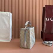 Uubags Gucci GG Emblem small bucket bag in silver GG fabric 19x18x11cm - 6