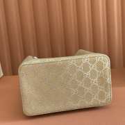 Uubags Gucci GG Emblem small bucket bag in silver GG fabric 19x18x11cm - 4