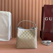 Uubags Gucci GG Emblem small bucket bag in silver GG fabric 19x18x11cm - 3