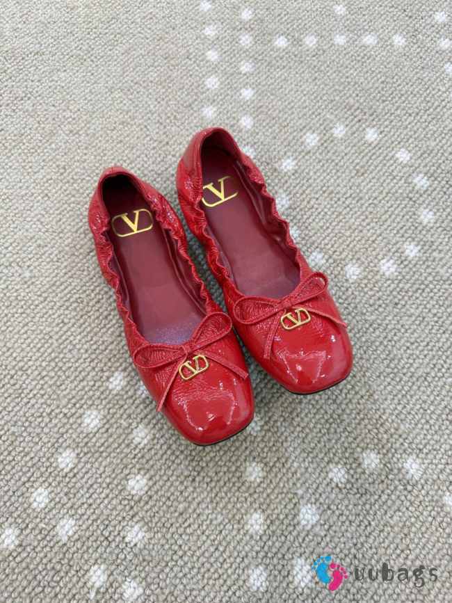 Uubags Valentino Garavani VLogo Signature Ruched Slip-On Ballerina Red - 1
