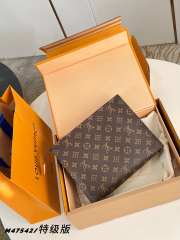 Uubags Louis Vuitton M83547 Toilet Pouch Monogram Canvas Material 20x25x5.5cm - 2