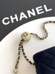 Uubags Chanel mini flap bag, velvet, diamanté & gold-tone metal, dark blue 13x20x7cm - 2