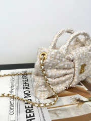 Uubags Chanel nano bow bag tweed fabric & gold-plated metal in beige & white 16x3x13cm  - 5