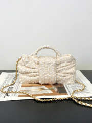 Uubags Chanel nano bow bag tweed fabric & gold-plated metal in beige & white 16x3x13cm  - 4
