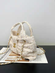Uubags Chanel large bow bag tweed fabric & gold-plated metal in beige & white 39x5x25cm - 5