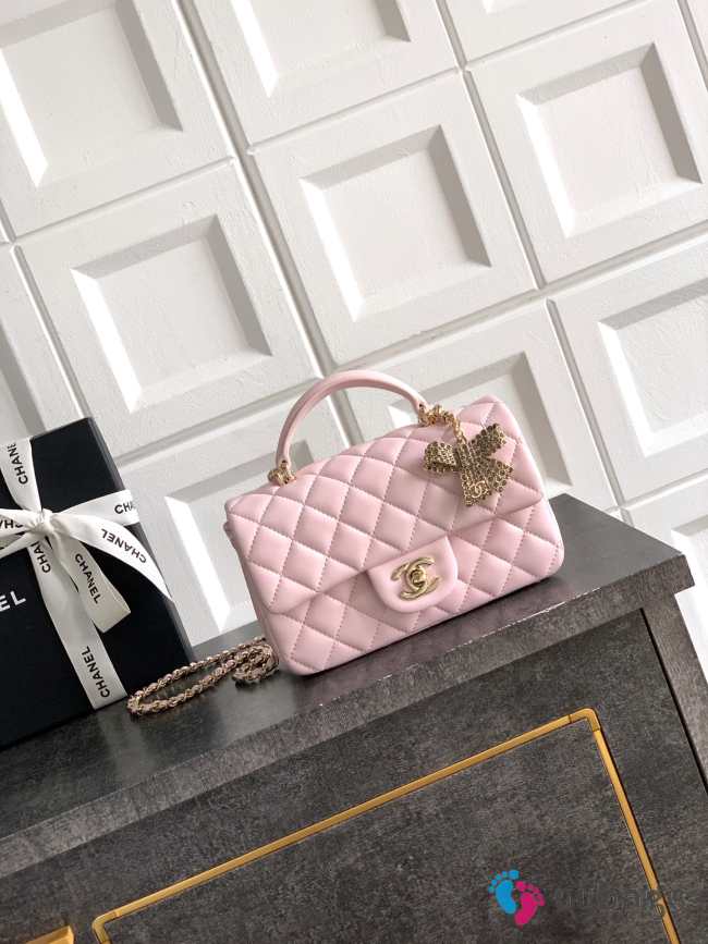 Uubags Chanel Mini Top Handle Flap Bag with Bow Charm Light Pink Quilted Leather & Gold-Tone Metal 20x13x9cm - 1