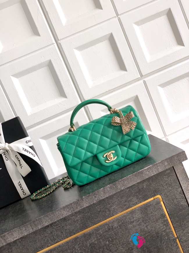Uubags Chanel Mini Top Handle Flap Bag with Bow Charm Green Quilted Leather & Gold-Tone Metal 20x13x9cm - 1