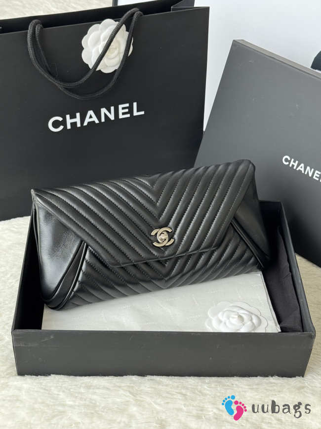 Uubags Chanel Black Chevron Lambskin Fold Up Again Clutch With Silver Hardware 29x14.5cm   - 1