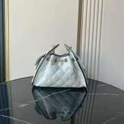 Uubags Chanel 25 mini handbag braided raffia-effect canvas, calfskin leather & gold-tone metal in white & black 20x22x12.5cm - 4