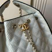 Uubags Chanel 25 small handbag braided raffia-effect canvas, calfskin leather & gold-tone metal in white & black 30x26x14cm - 2