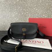Uubags Valentino Garavani Antibes small shoulder bag in black calfskin 22x14x5cm - 1