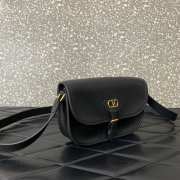 Uubags Valentino Garavani Antibes small shoulder bag in black calfskin 22x14x5cm - 2