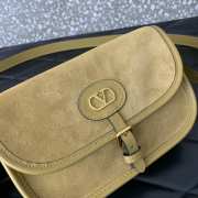 Uubags Valentino Garavani Antibes small shoulder bag in havana beige calfskin 22x14x5cm - 5