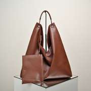 Uubags Large The Row Beige Bindle 3 Tote Bag In Cuir 43x10x49cm - 1