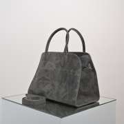Uubags The Row Medium Soft Margaux 12 Bag In Dark Grey Suede 30.5x23x19cm - 4