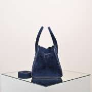 Uubags The Row Small Soft Margaux 10 Bag In Navy Blue Suede 25.5x18x19cm - 6