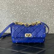 Uubags Valentino Garavani Rockstud Spike shoulder bag in cobalt blue calf leather with gold-tone hardware 23x17x7cm - 1
