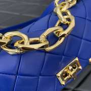 Uubags Valentino Garavani Rockstud Spike shoulder bag in cobalt blue calf leather with gold-tone hardware 23x17x7cm - 5