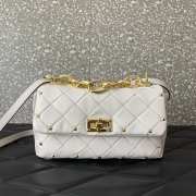 Uubags Valentino Garavani Rockstud Spike shoulder bag in white calf leather with gold-tone hardware 23x17x7cm - 1
