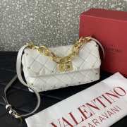 Uubags Valentino Garavani Rockstud Spike shoulder bag in white calf leather with gold-tone hardware 23x17x7cm - 4