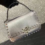 Uubags Valentino 23cm flap bag with handle and shoulder strap in elegant silver - 6