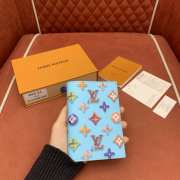 Uubags Louis Vuitton M28040 Passport Holder In Blueberry 10x14x2.5cm - 6