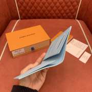 Uubags Louis Vuitton M28040 Passport Holder In Blueberry 10x14x2.5cm - 4