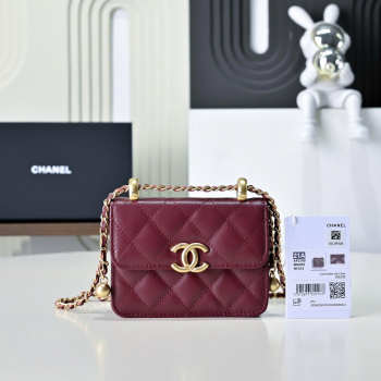 Uubags Chanel AP2290 mini bag in burgundy with gold hardware 12.5x9.5x3.5cm